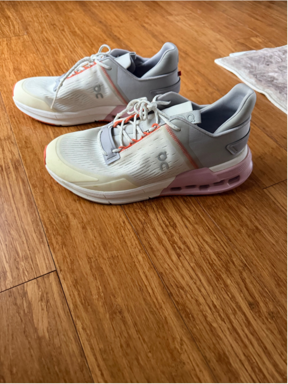 Women's On Cloud Sneakers White and Pink Sz 8